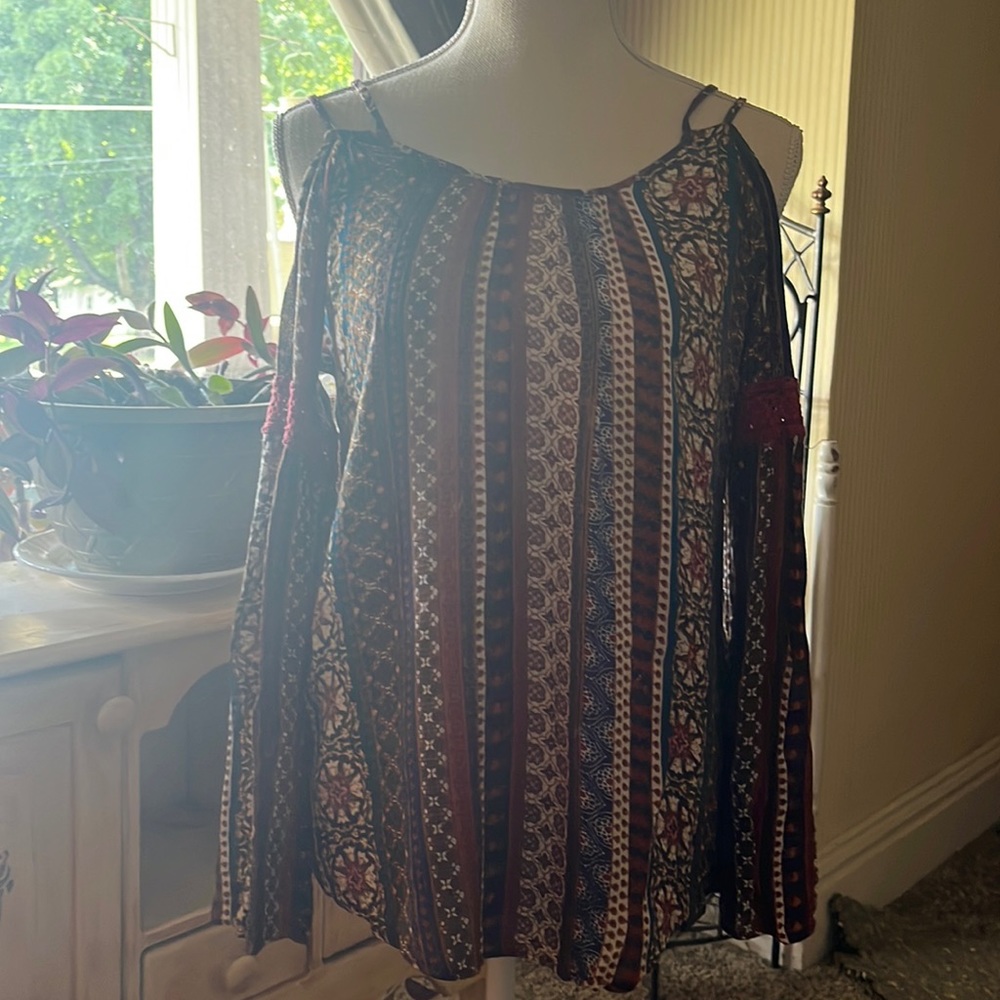 Earthbound long sleeve women’s small shirt